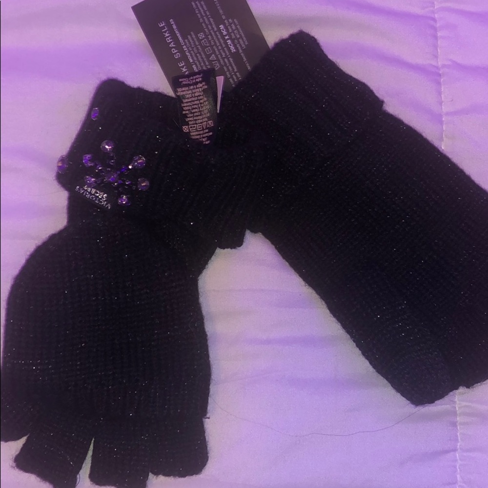 vs gloves
